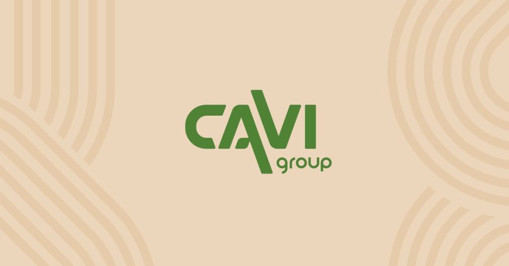 Mise en contexte du logo CAVI Group avec son ambiance graphique reprenant les codes du monde agricole