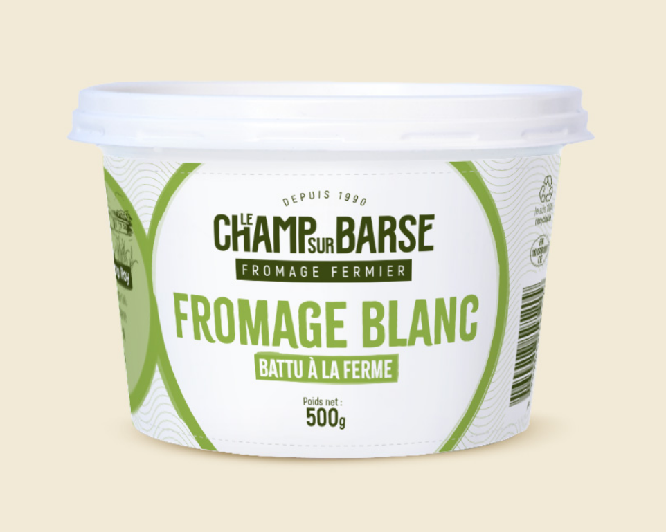 Pot de fromage blanc Le Champ sur Barse, packaging équilibré entre modernité visuelle et valorisation du terroir