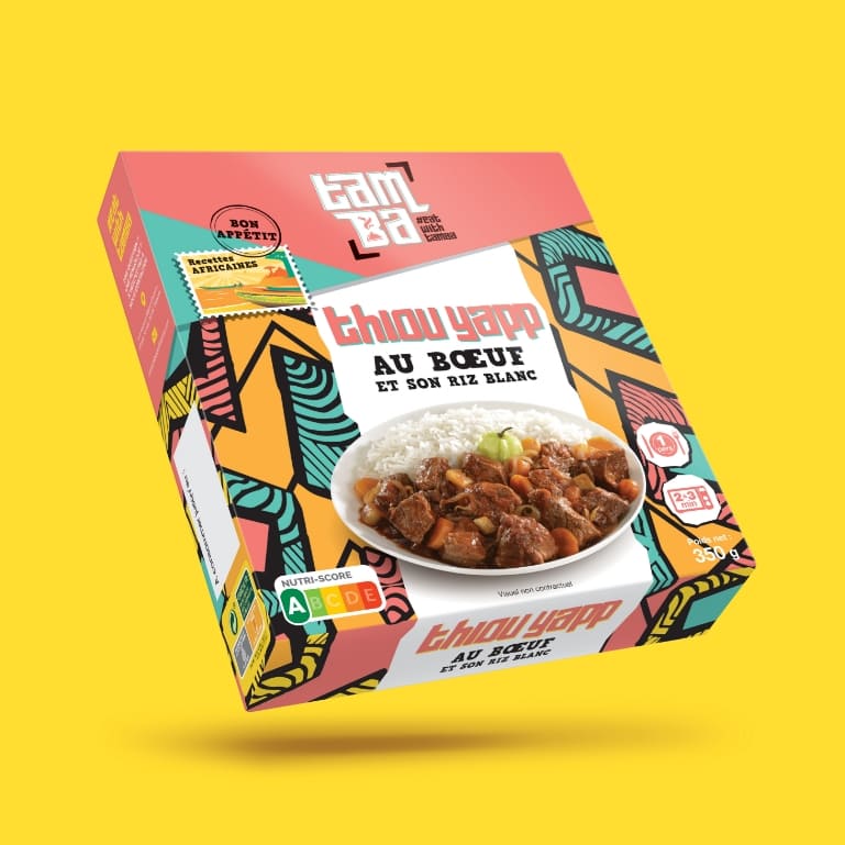 Pack 3D Yassa Tamba avec design coloré et motifs africains, packaging alimentaire haut en couleurs