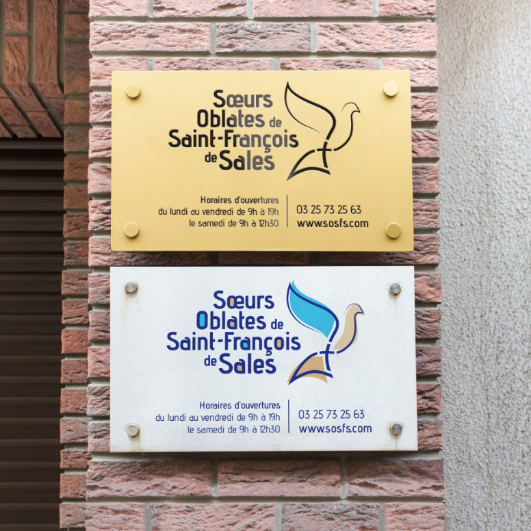 Plaques signalétiques Soeurs Oblates de Saint-François de Sales installées sur la façade de l’établissement