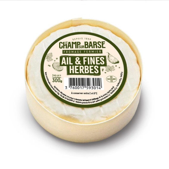 Packaging de fromage fermier conçu pour la Fromagerie de Champ-sur-Barse, illustrant une identité artisanale modernisée et ancrée dans le terroir aubois