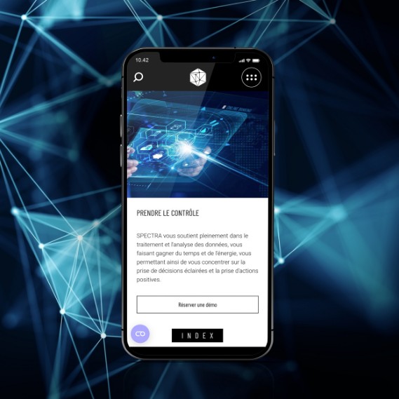 Mockup mobile du site OppScience, illustrant une interface dédiée à l’intelligence augmentée et à la valorisation des données complexes