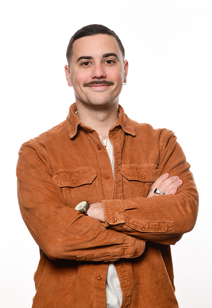 Portrait d'Alois, chef de projet digital et spécialiste de la création de site internet chez Studio Ikadia.