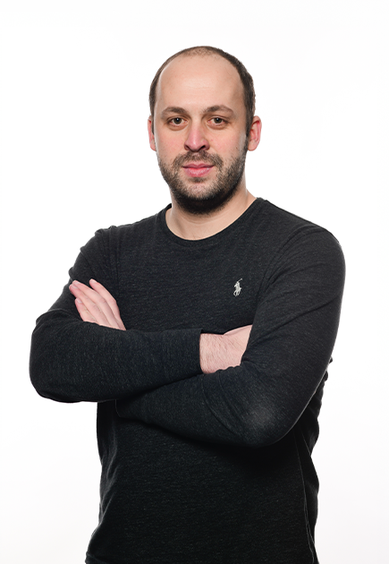 Portrait de Damien, spécialiste de intégration et de la formation client chez Studio Ikadia