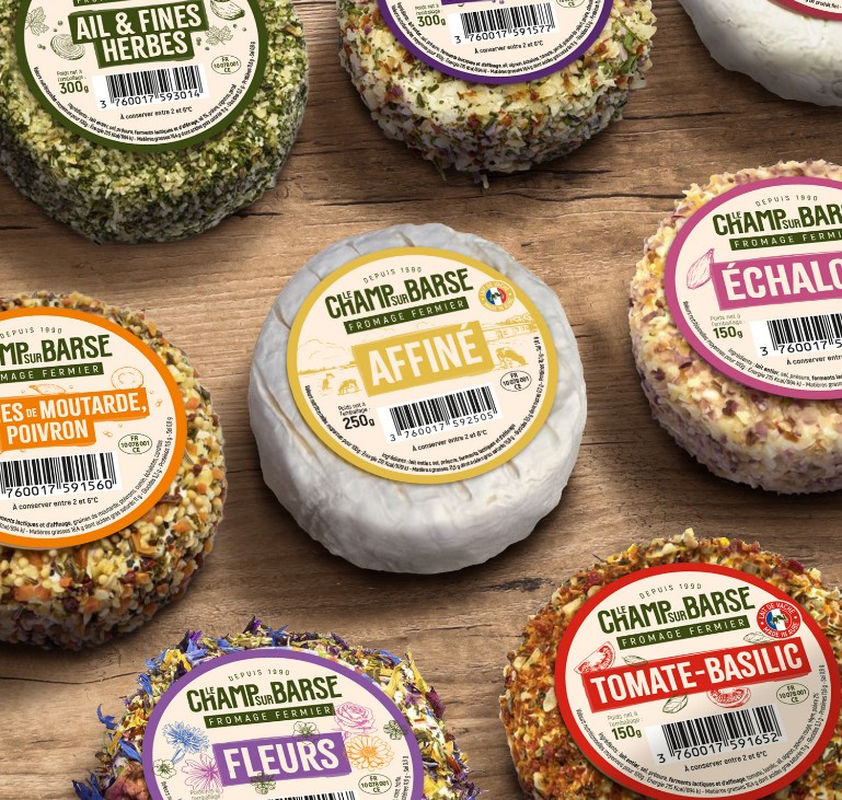 Fromages Le Champ sur Barse avec étiquettes illustrant l’identité packaging pensée pour la grande distribution