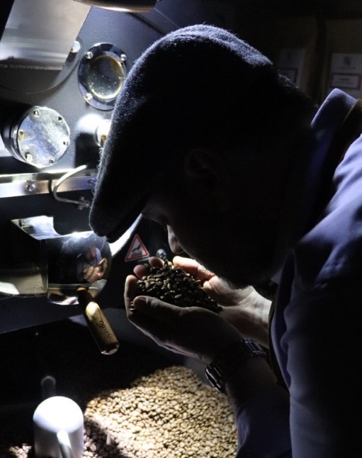 portrait de Raphaël Robillard, artisan torréfacteur Au Coeur du Café