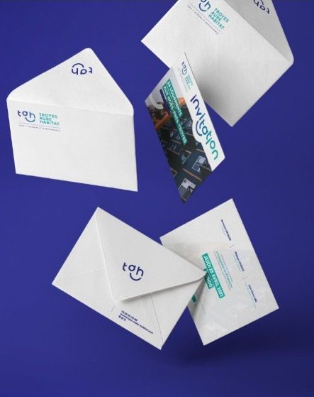Création d'une identité de marque et de tout l'univers graphique pour l'office publique de l'habitat TAH - Studio Ikadia