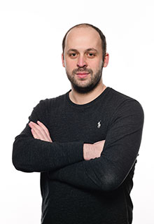Portrait de Damien, spécialiste de intégration et de la formation client chez Studio Ikadia