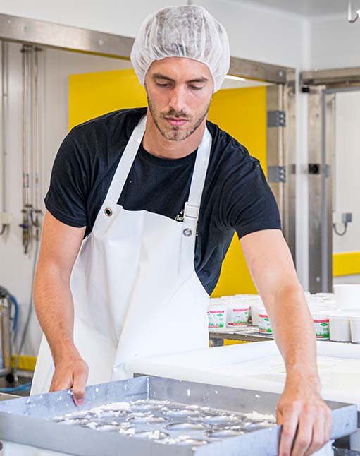 Portrait de Clement Martin - Dirigeant de la fromagerie de Champ sur Barse