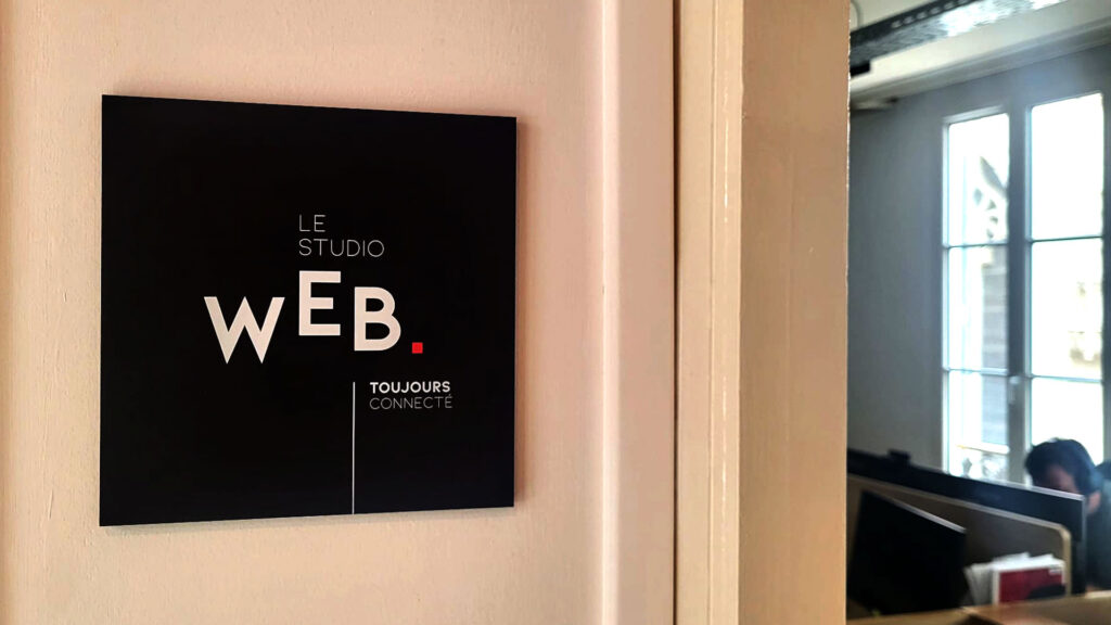 Signalétique du pole web à l'agence Studio Ikadia à Troyes
